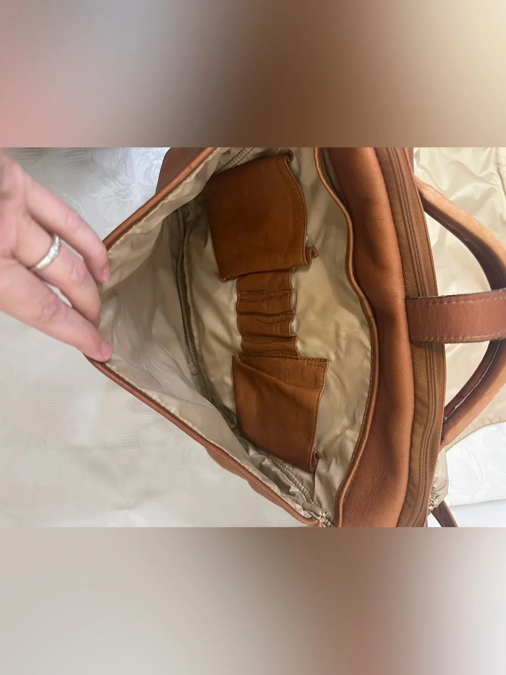 Avenues in Leather Vintage Brown Messenger Laptop Weekender Bag 14.5”x11.5”x5.5”